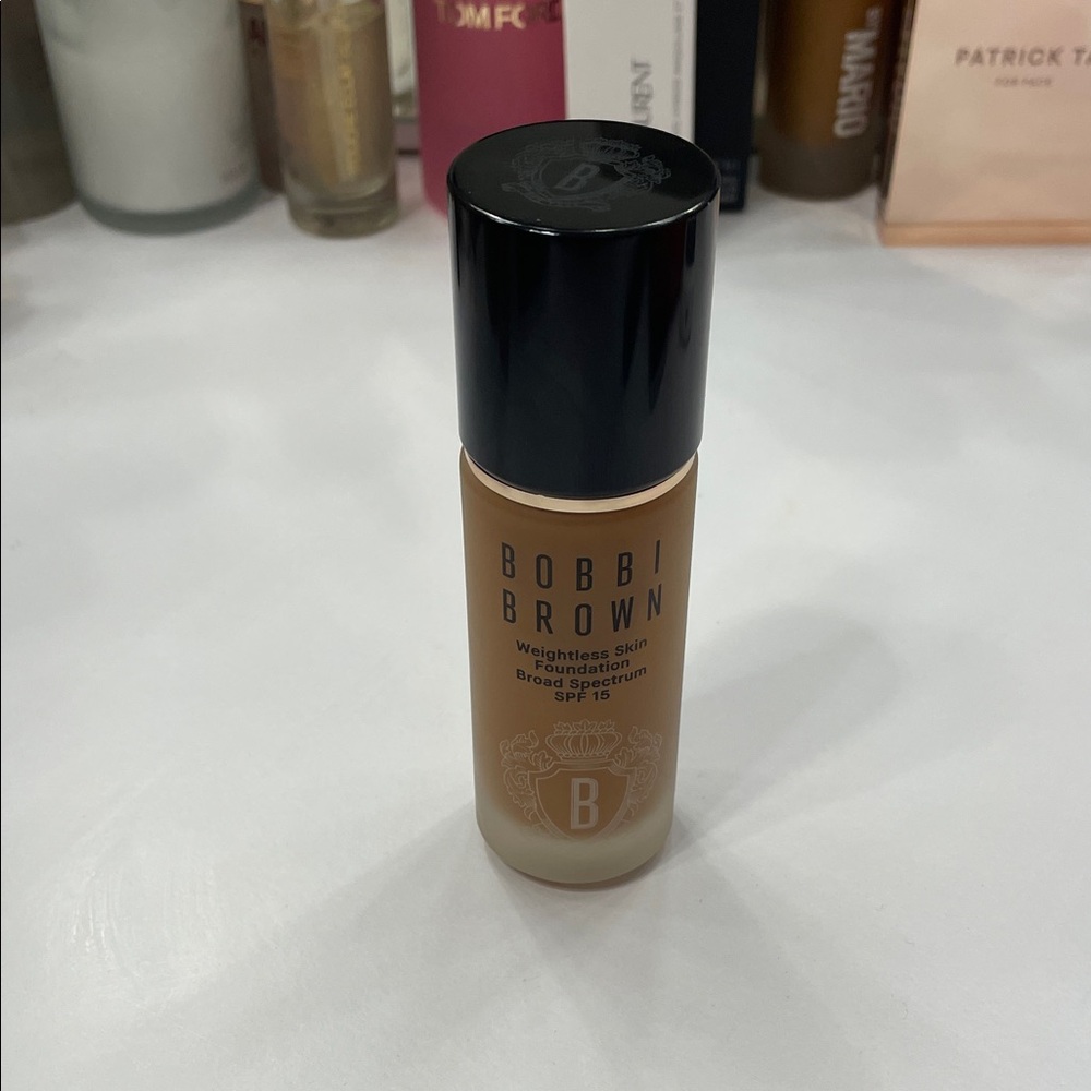 Bobbi Brown Weightless Skin Foundation - C-076 - Cool Golden
